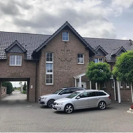 Ξενοδοχείο Haus Schoenewald 3*
